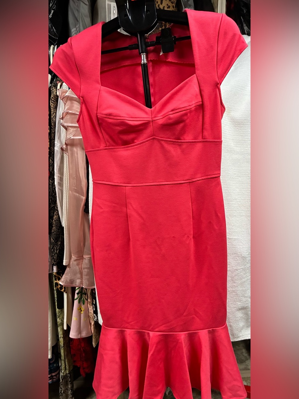 VENUS Fuchsia Cap-Sleeve Mermaid Hem Midi Dress